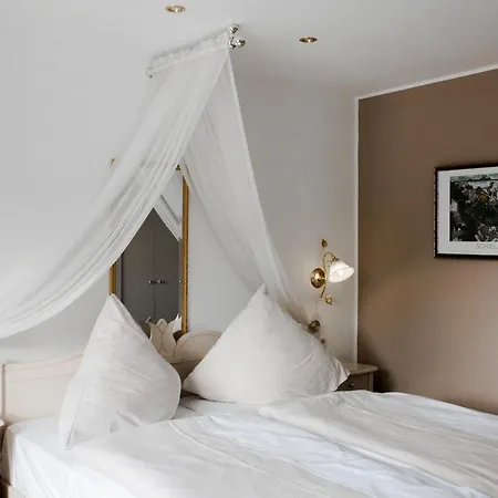 Bach Hotel 3*